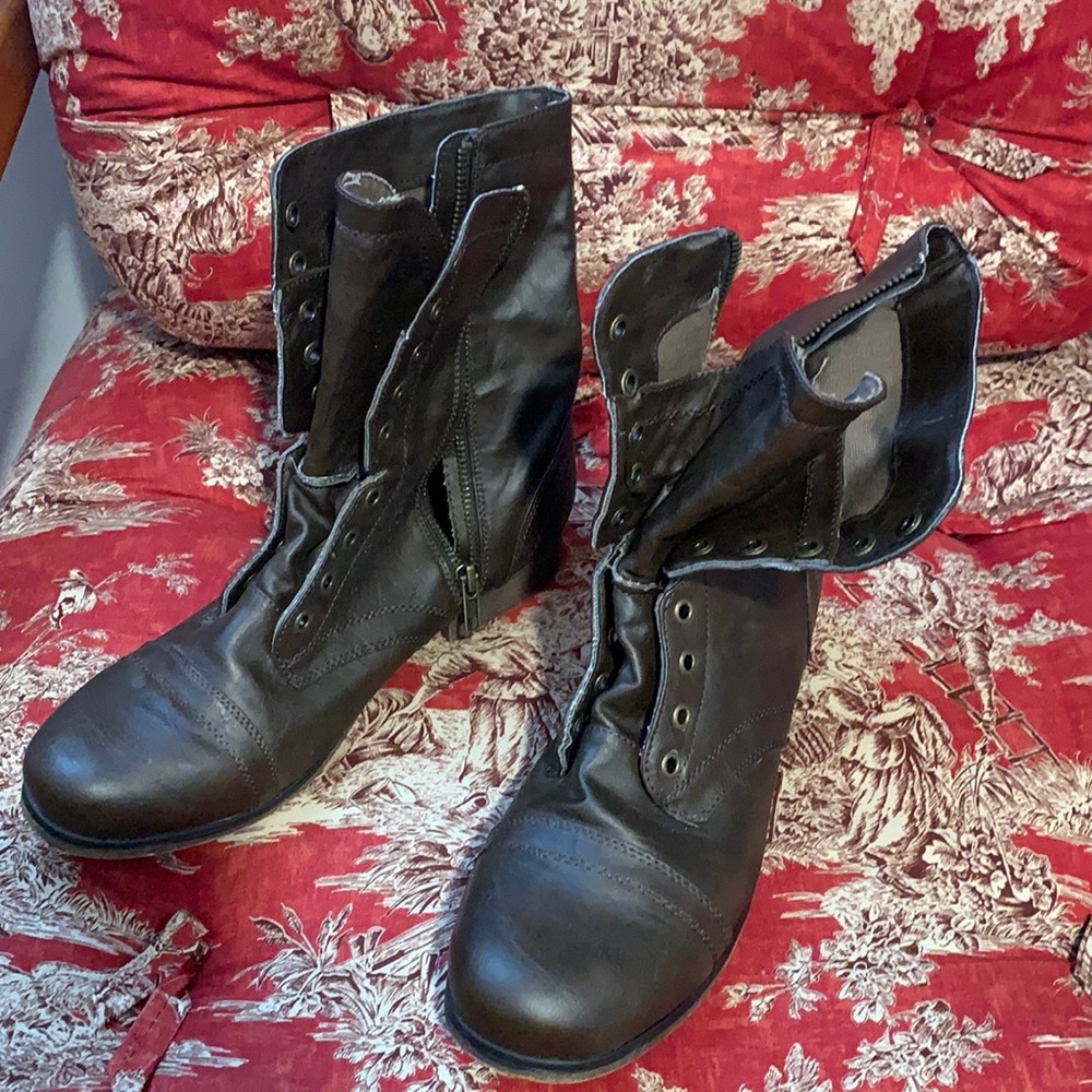 Madden Girl Faux Leather Combat Boots Sz 9